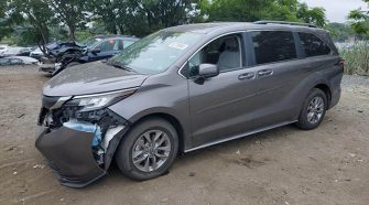 2023 Toyota Sienna 2.5