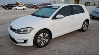 2017 Volkswagen e-Golf 32