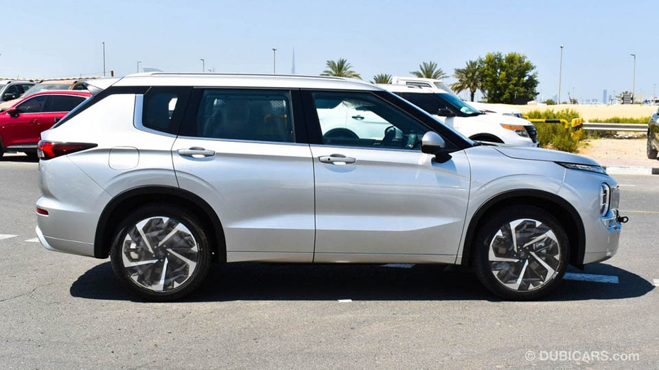 Mitsubishi outlander 2024 2025. Аутлендер 2024. Mitsubishi Outlander 2024. Митсубиси Аутлендер 2024. Аутлендер 2024 года